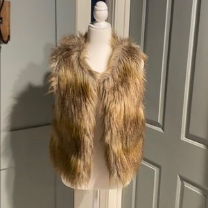Velvet by Graham & Spencer faux fur vest small
